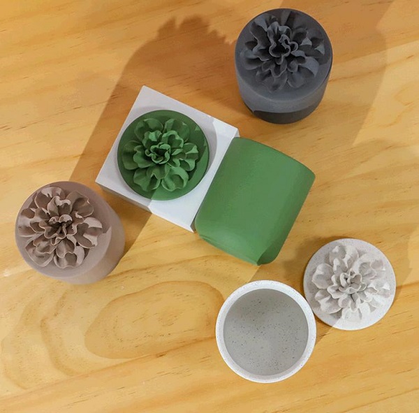 Seachas an soilsiú, cad eile is féidir le coinnleoir a dhéanamh? 