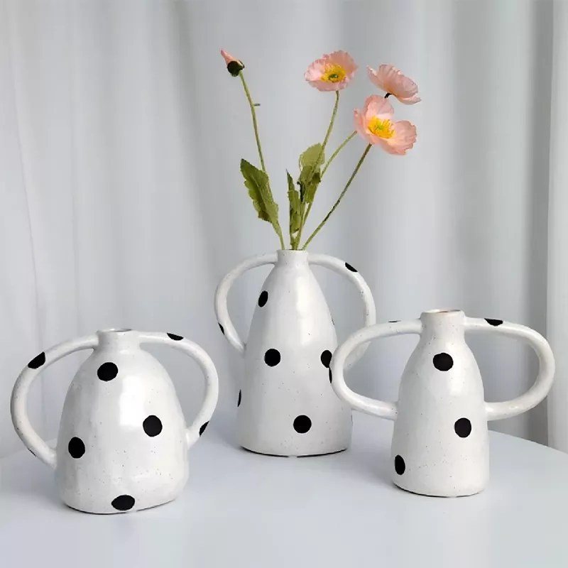 Vása Polka Dot Stoneware
