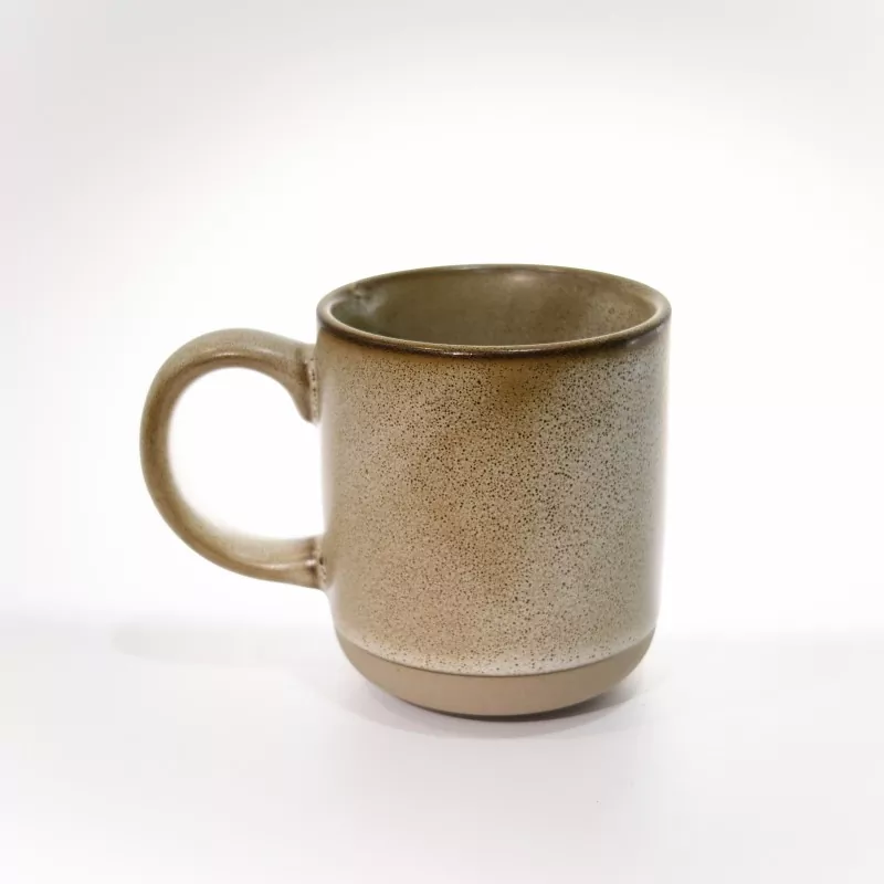 Mug Taistil Ceirmeacha Simplí Nua-Aimseartha Mug Taistil Ceirmeacha Simplí Nua-Aimseartha